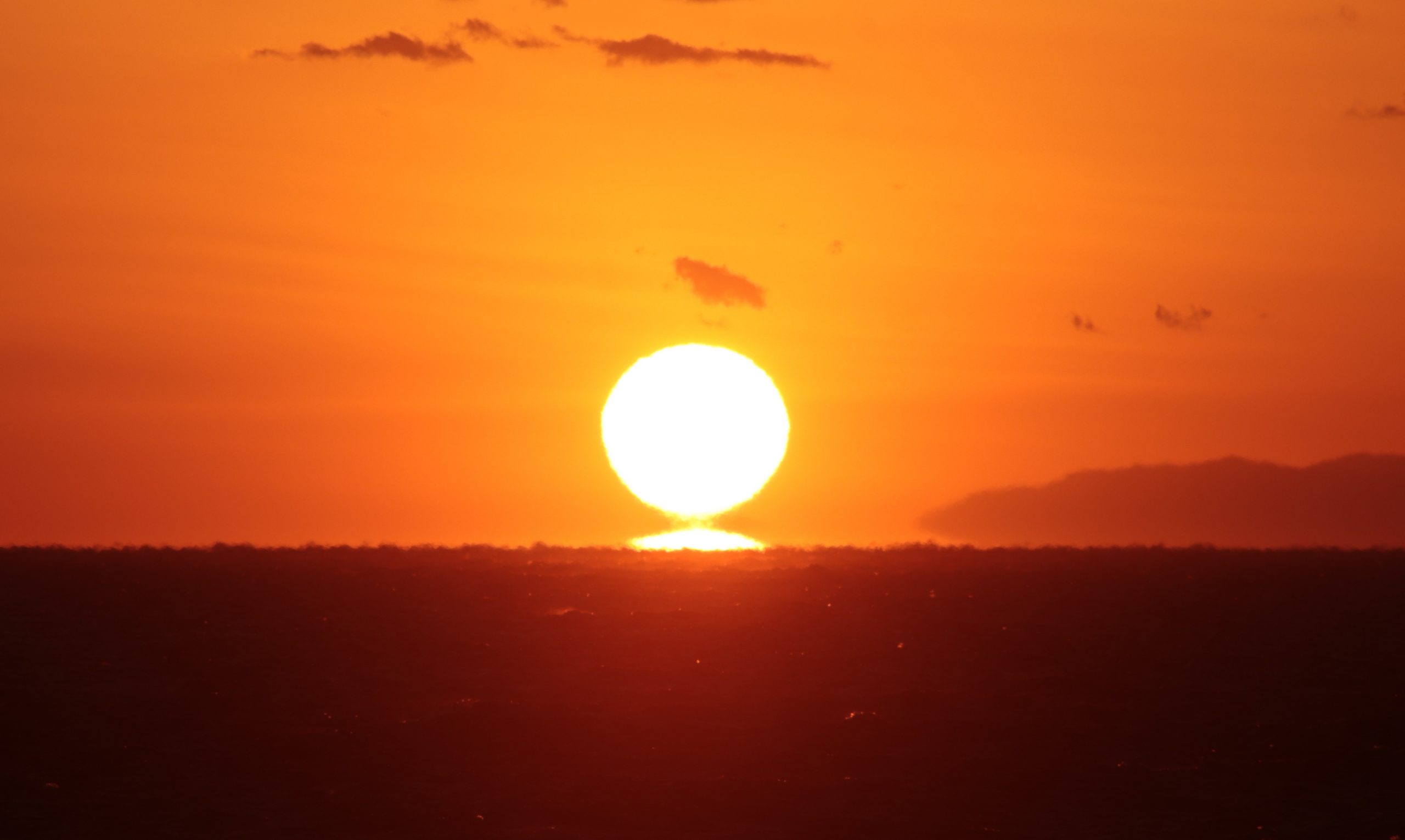 宿毛市の冬の風物詩 だるま夕日をご覧あれ みんなの観光協会