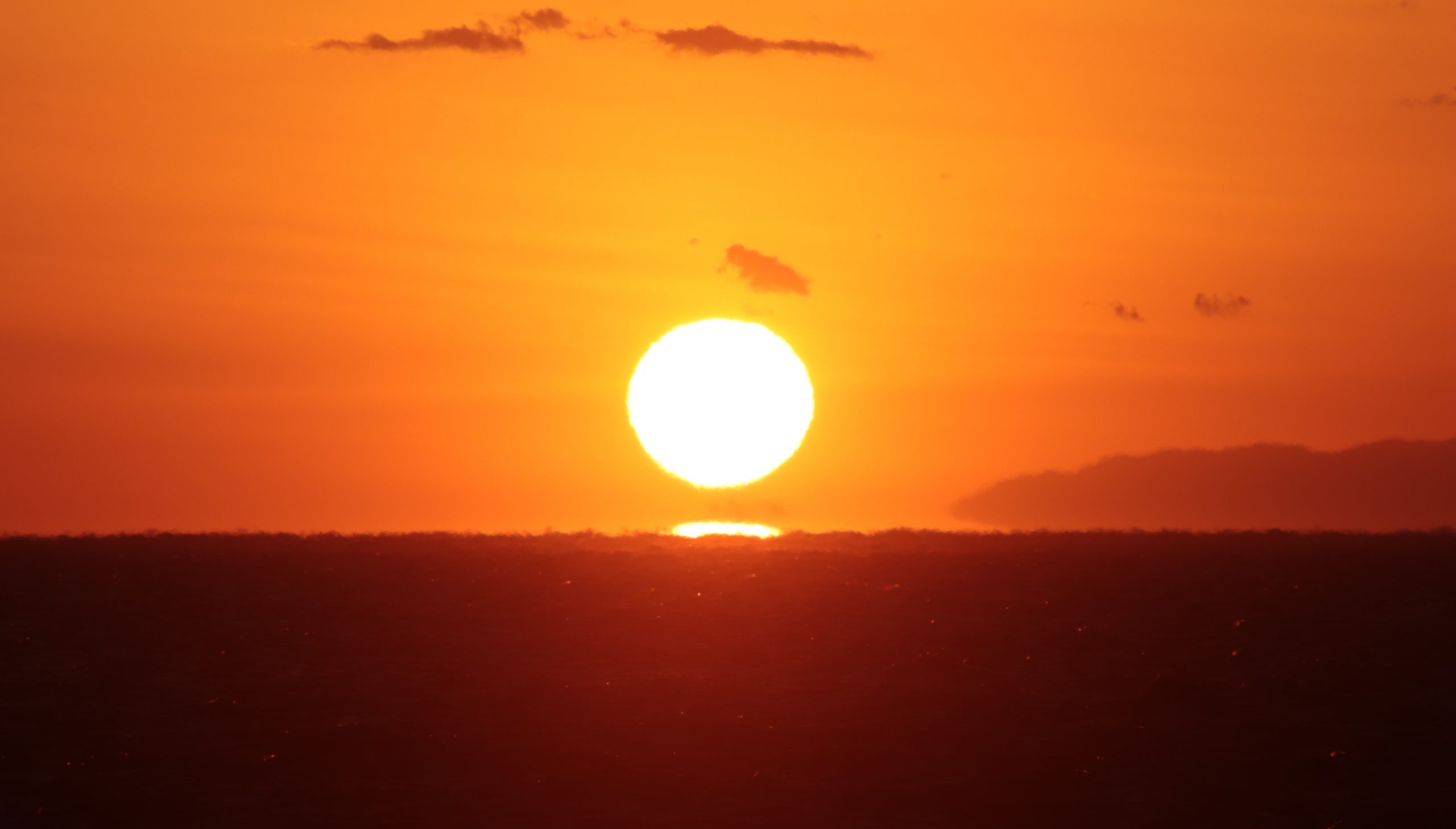 宿毛市の冬の風物詩 だるま夕日をご覧あれ みんなの観光協会